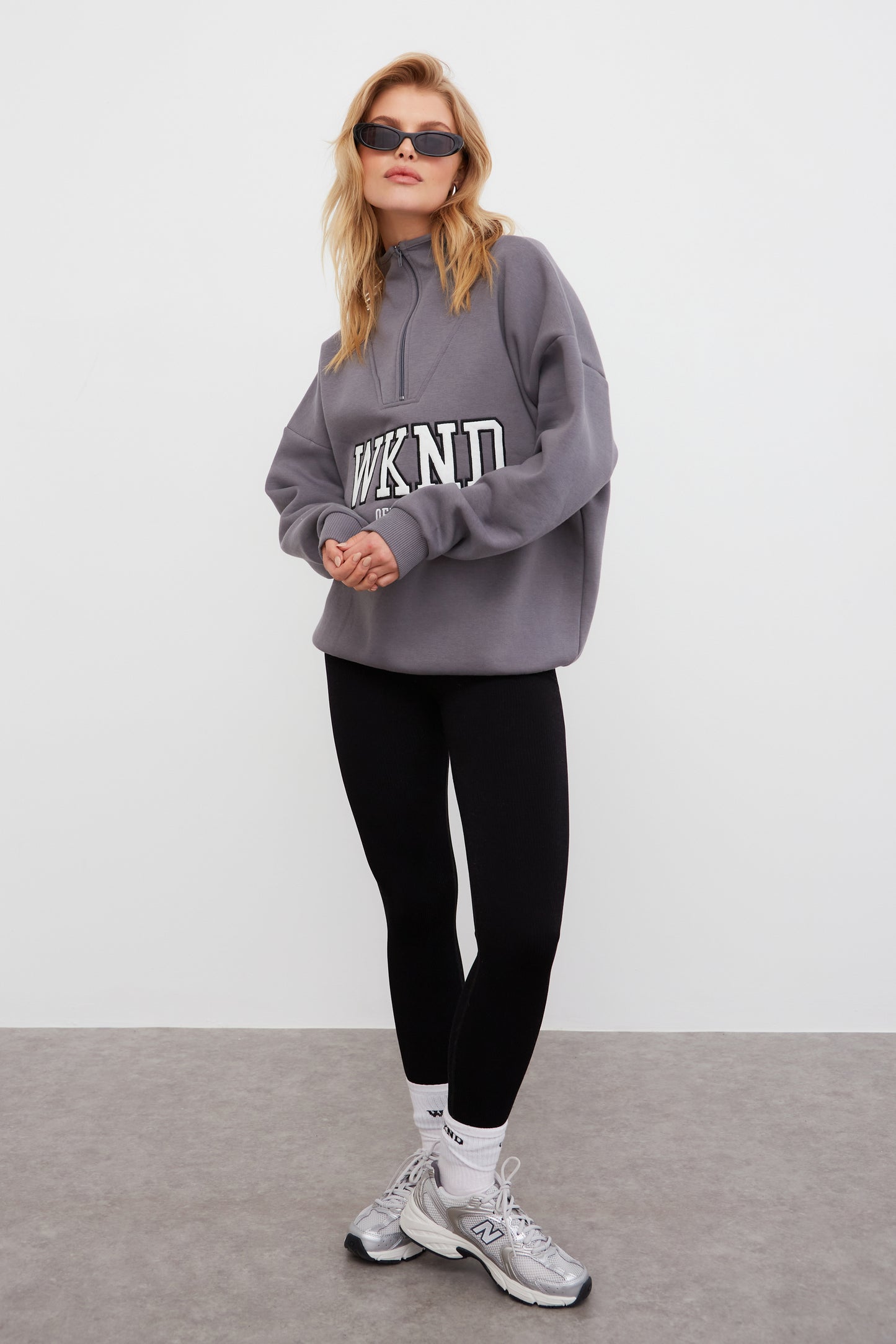 WKND HALF ZIP SWEAT