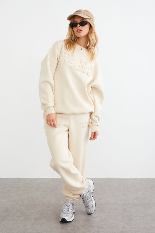 WKND APPLIQUE OVERSIZED SWEAT