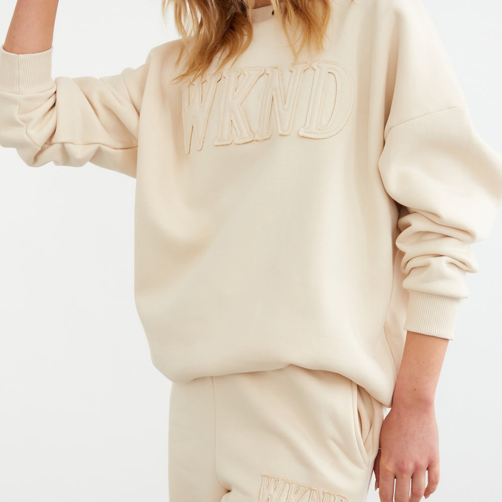 
                  
                    WKND APPLIQUE OVERSIZED SWEAT
                  
                