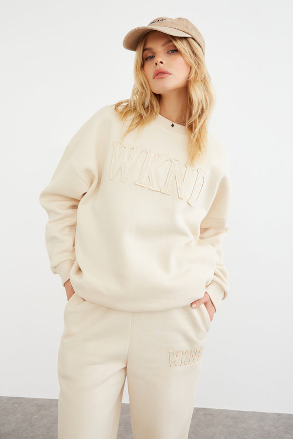 WKND APPLIQUE OVERSIZED SWEAT