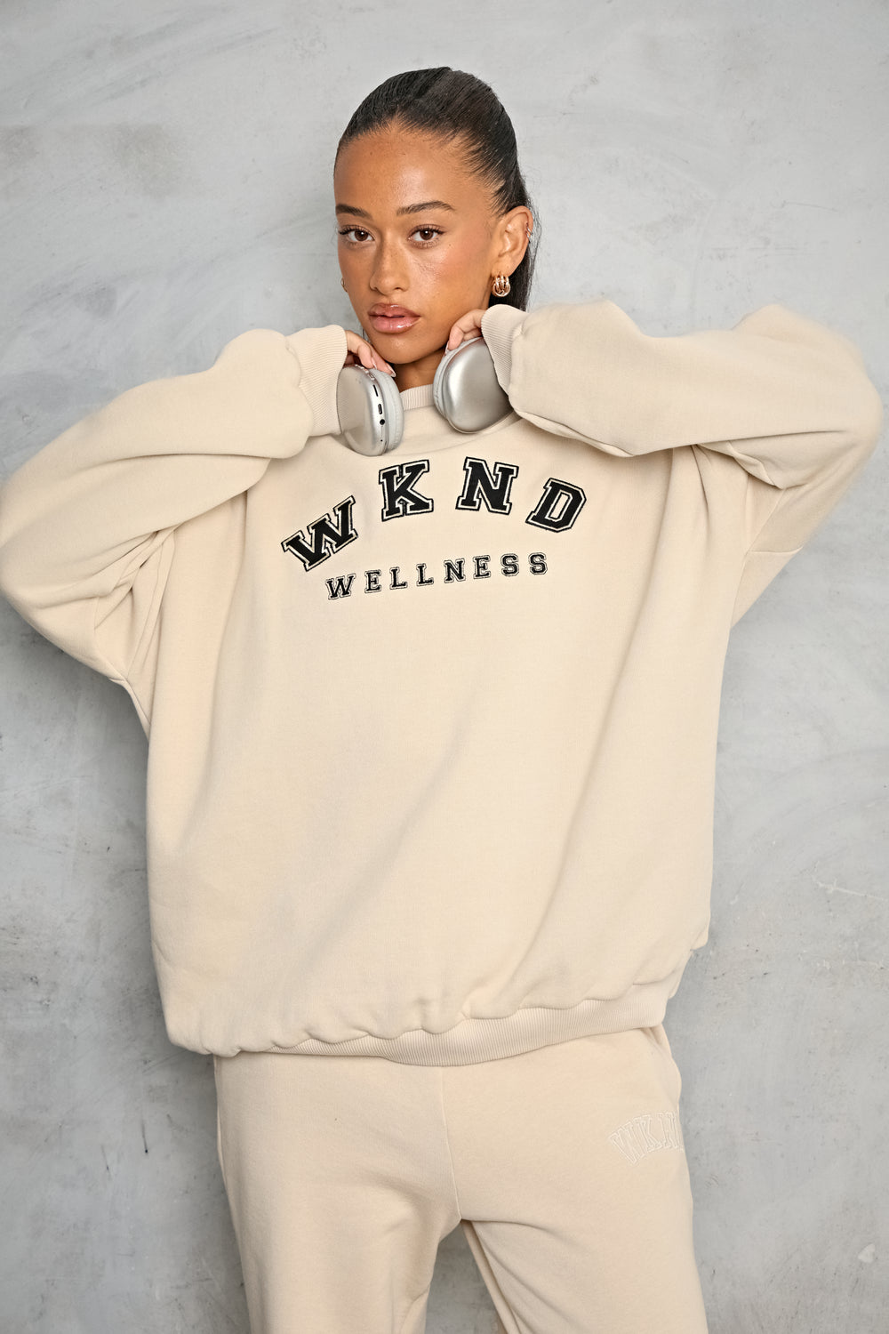 WKND WELLNESS CLASSIC OVERSIZED SWEAT