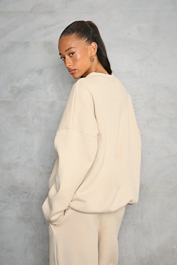 WKND WELLNESS CLASSIC OVERSIZED SWEAT