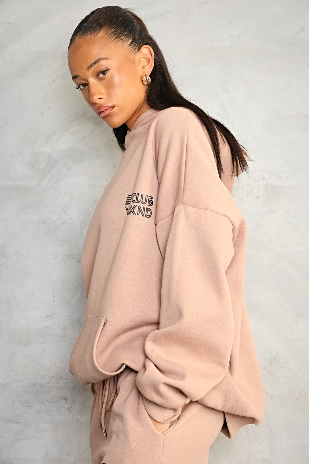 WKND CLUB OVERSIZED HOODIE