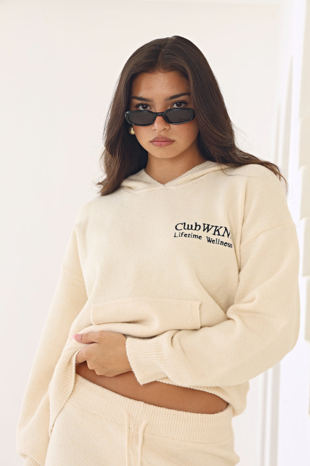 WKND CLUB KNITTED HOODIE IN STONE