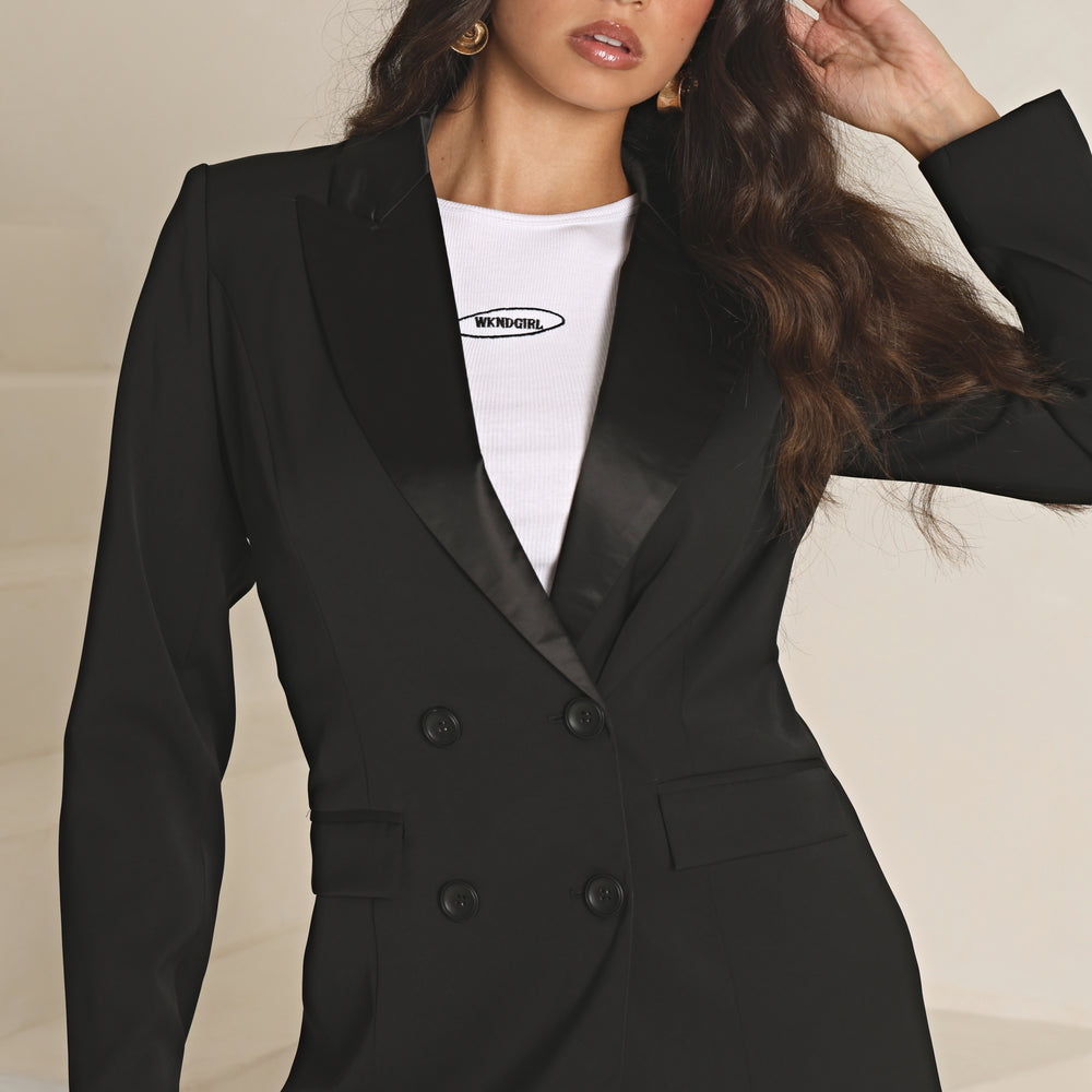 
                      
                        TAILORED CONTRAST LAPEL BLAZER
                      
                    