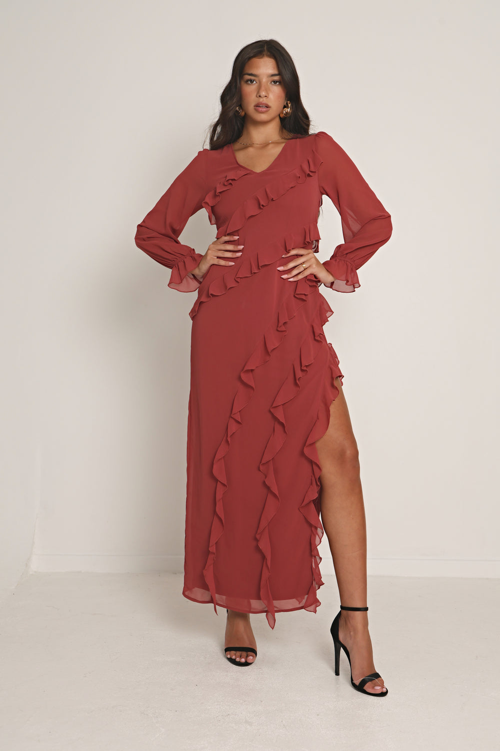 RUFFLE FLARE SLEEVE MAXI DRESS