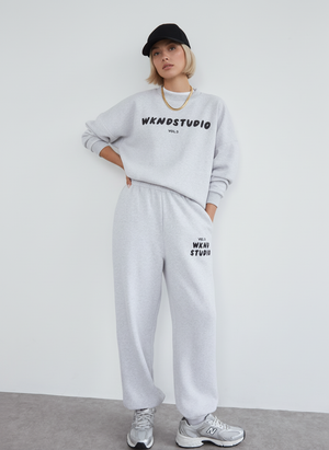 WKND STUDIO OVERSIZED SWEAT