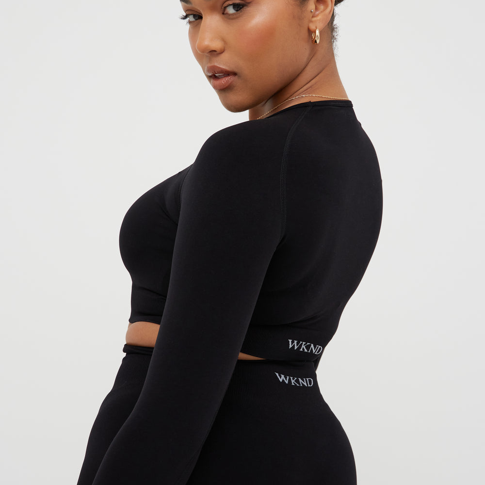 
                      
                        WKND SCULPT SEAMLESS CROP TOP
                      
                    