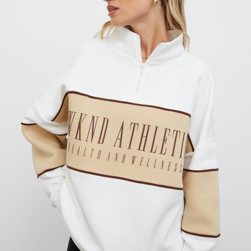 
                      
                        HALF ZIP WKND ATHLETIC SWEAT
                      
                    