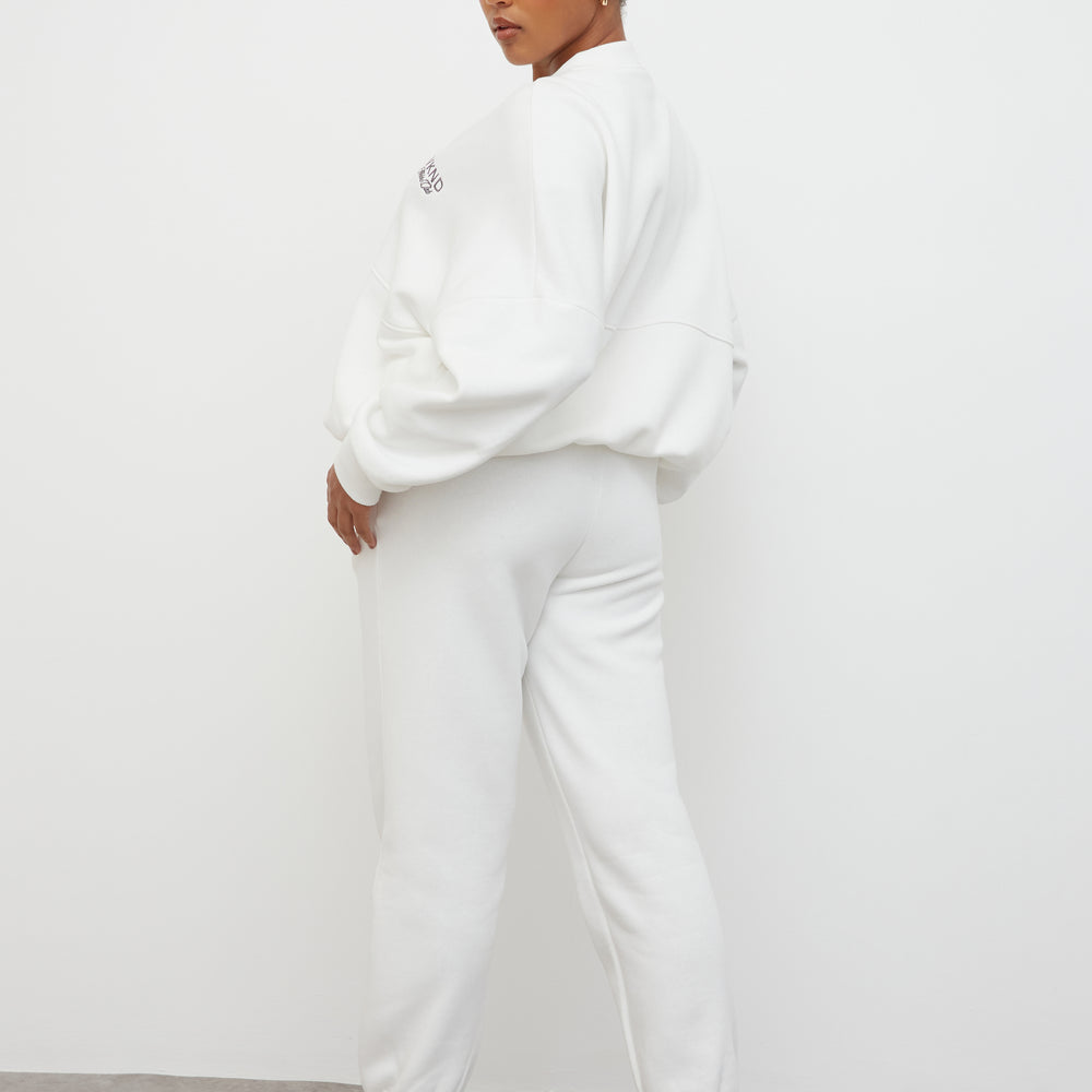 
                  
                    ATHLETIC CLUB OVERSIZED JOGGER
                  
                