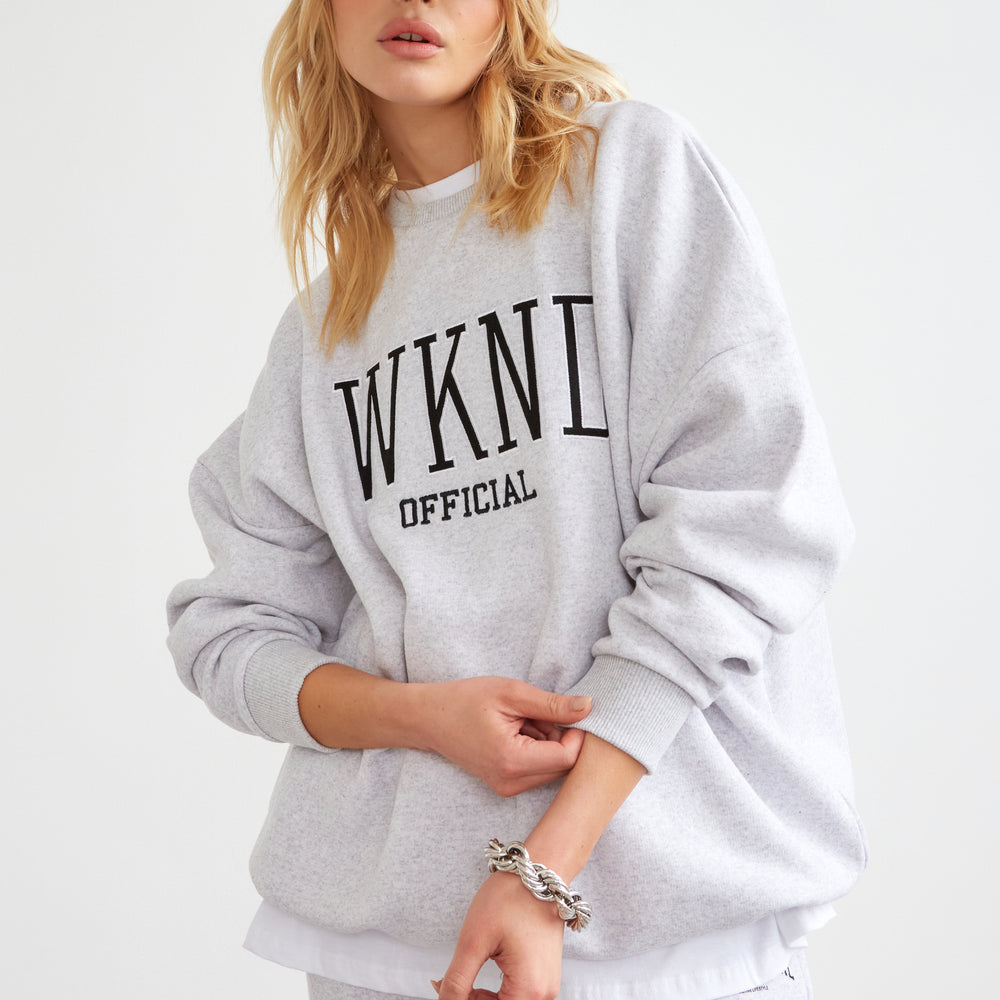 WKND EMBROIDERED OVERSIZED SWEAT