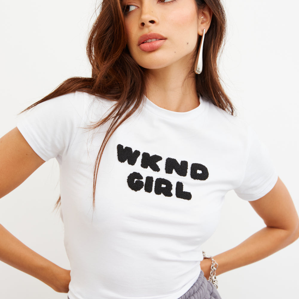 WKND GIRL FITTED TEE