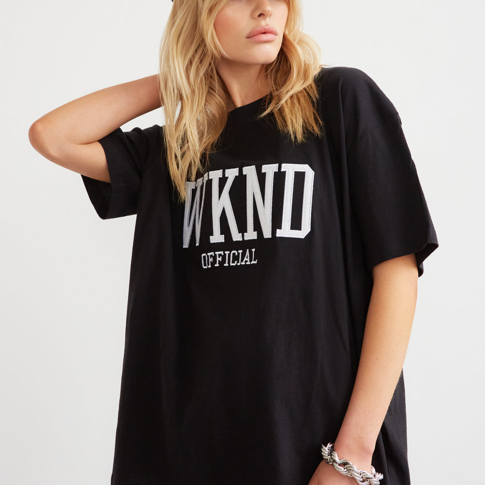 
                      
                        WKND EMBROIDERED CONTRAST T-SHIRT
                      
                    