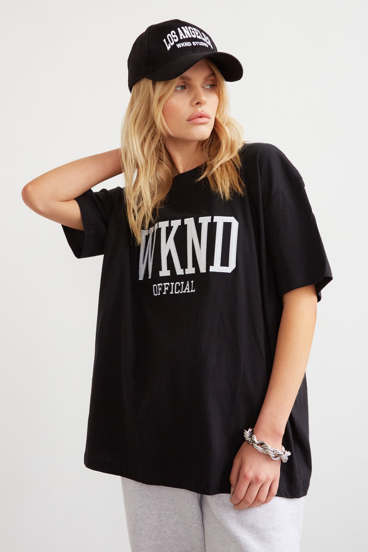 WKND EMBROIDERED CONTRAST T-SHIRT