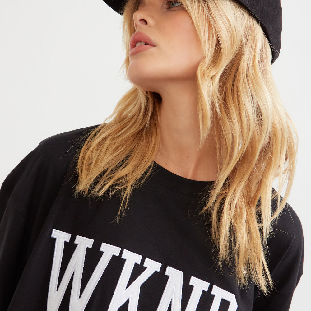 
                      
                        WKND EMBROIDERED CONTRAST T-SHIRT
                      
                    