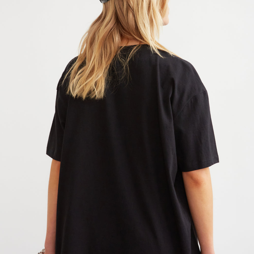 
                      
                        WKND EMBROIDERED CONTRAST T-SHIRT
                      
                    