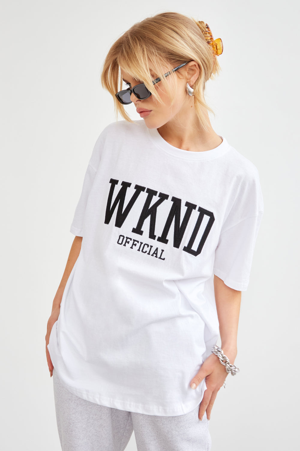 WKND EMBROIDERED OVERSIZE CONTRAST T-SHIRT