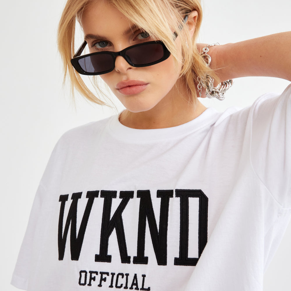 WKND EMBROIDERED CONTRAST T-SHIRT