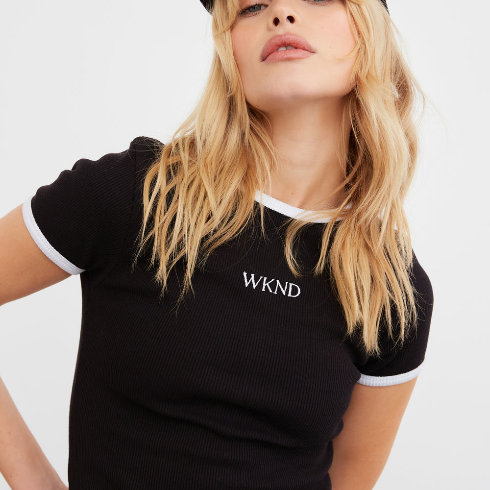 
                      
                        WKND EMBROIDERED RIB CONTRAST FITTED T-SHIRT
                      
                    