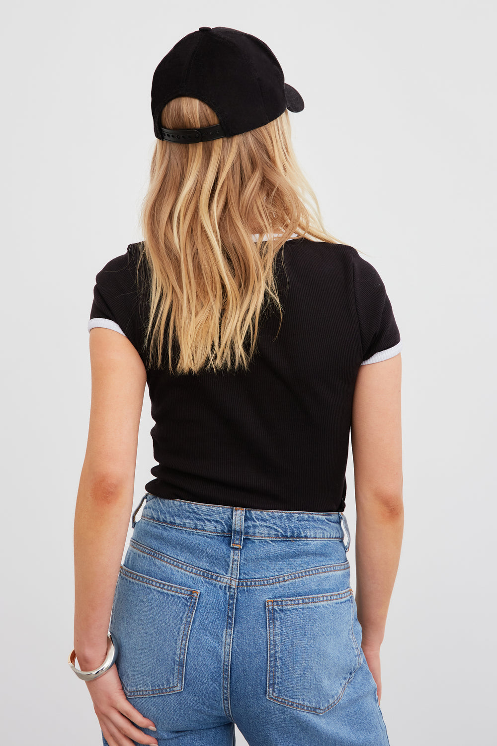 WKND EMBROIDERED RIB CONTRAST FITTED T-SHIRT