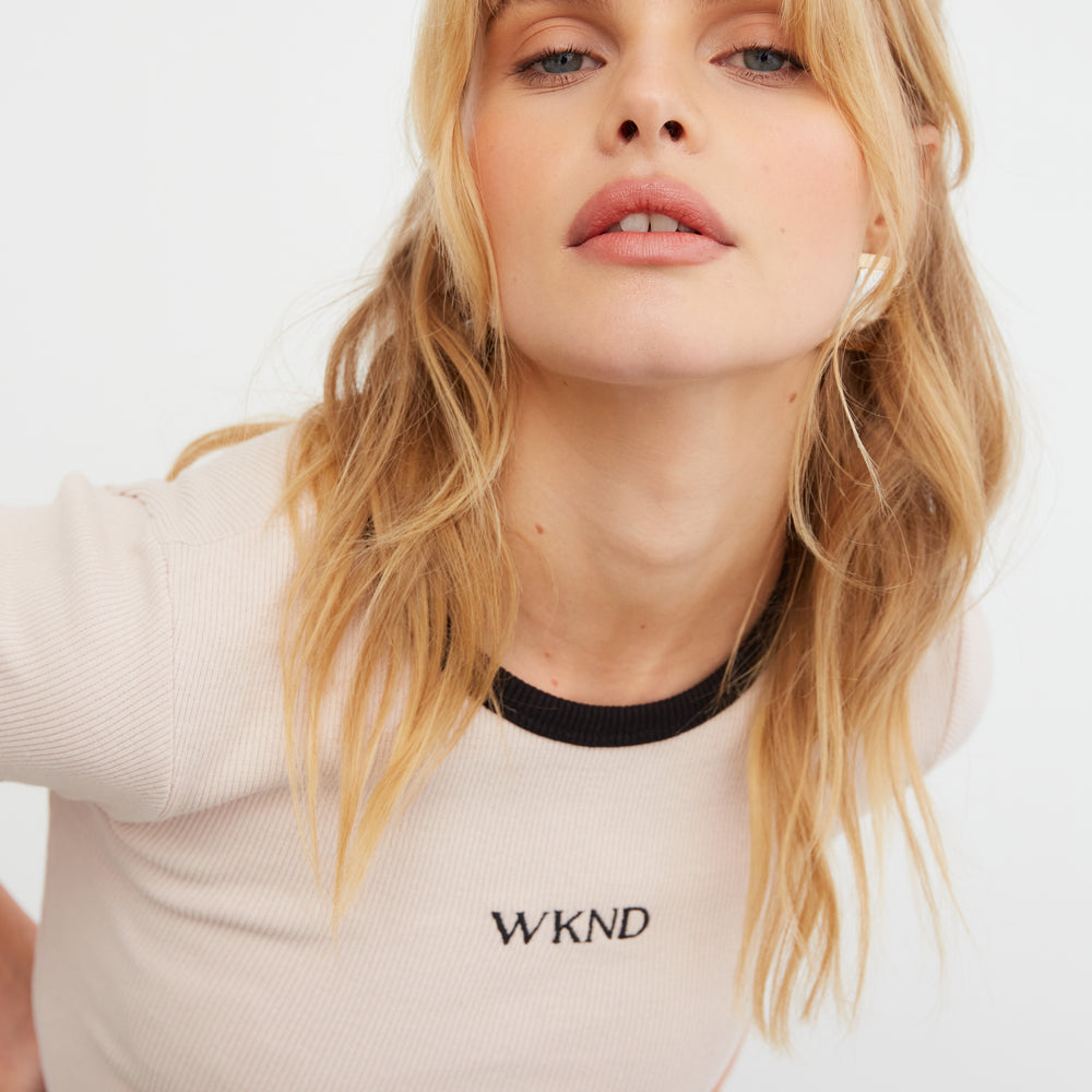 
                      
                        WKND EMBROIDERED RIB CONTRAST FITTED T-SHIRT
                      
                    