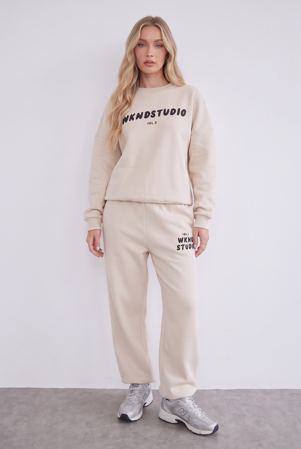 WKND STUDIO OVERSIZED SWEAT